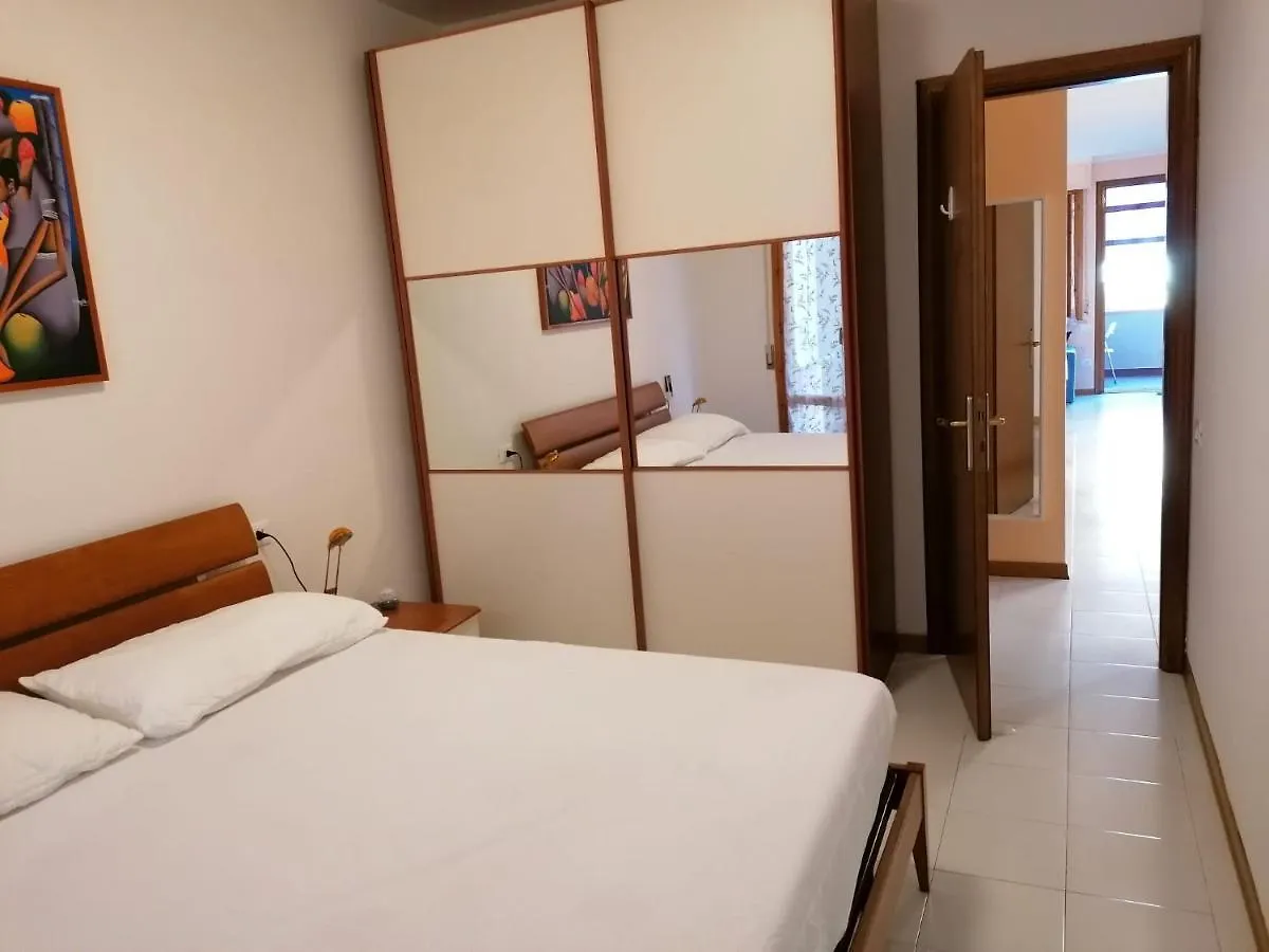 Appartamento Con 2 Terrazze Porto Azzurro A 300 Mt Dal Centro 0*,  Itálie