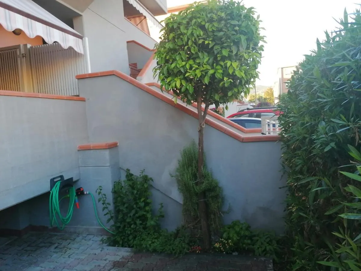 Appartamento Con 2 Terrazze Porto Azzurro A 300 Mt Dal Centro Apartment