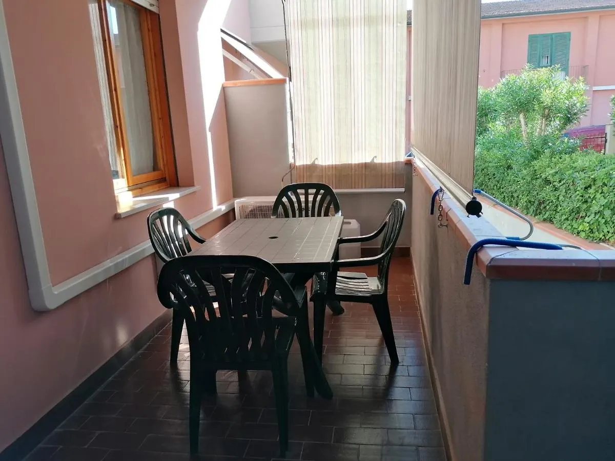 Appartamento Con 2 Terrazze Porto Azzurro A 300 Mt Dal Centro Apartment