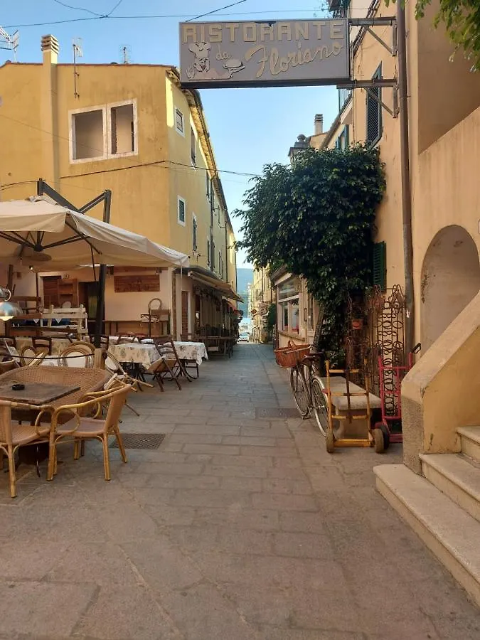 Appartamento Con 2 Terrazze Porto Azzurro A 300 Mt Dal Centro 0*,