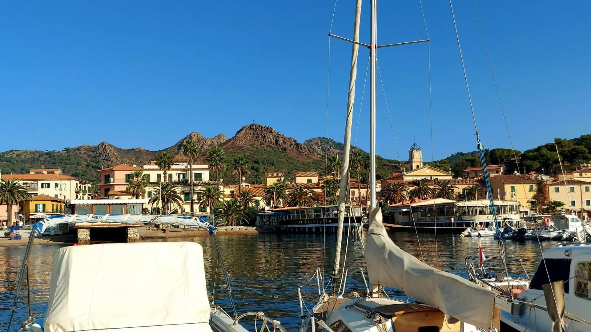 Appartamento Con 2 Terrazze Porto Azzurro A 300 Mt Dal Centro Apartment